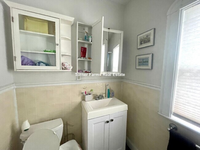 Photo - 33 Teele Ave