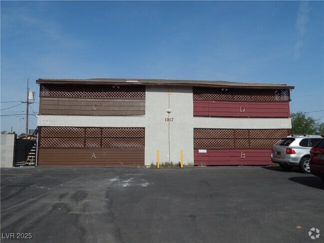 Building Photo - 1917 North Yale St Rental