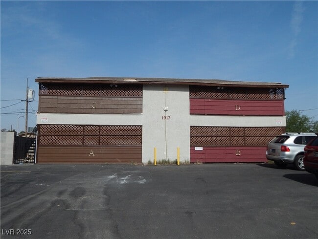 Building Photo - 1917 North Yale St Rental