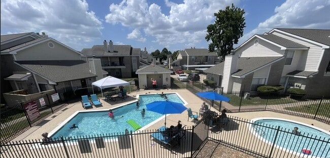 Swimming Pool - Windfern Meadows