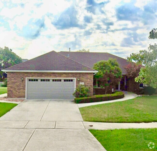 Building Photo - 16441 Paw Paw Ave Rental