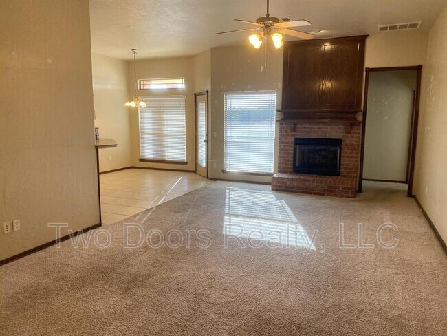 Photo - 617 Allison Ln