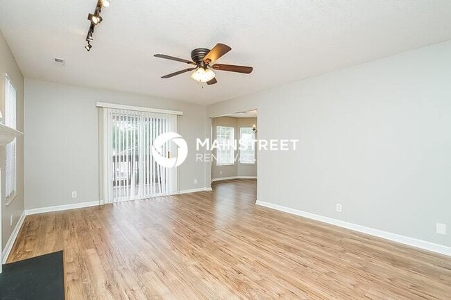 Photo - 3 Bedroom Pet-Friendly Home in Nashville, TN with Main Street Renewal