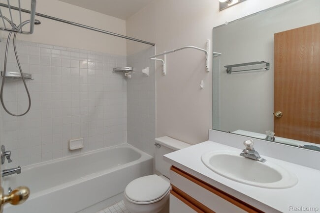 Photo - 42741 Lilley Pointe Dr Unit 42741