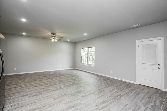 Photo - 1903 Azlin Pl Unit B