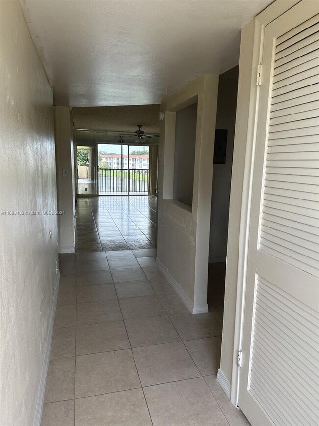 Photo - 411 S Hollybrook Dr Unit 308