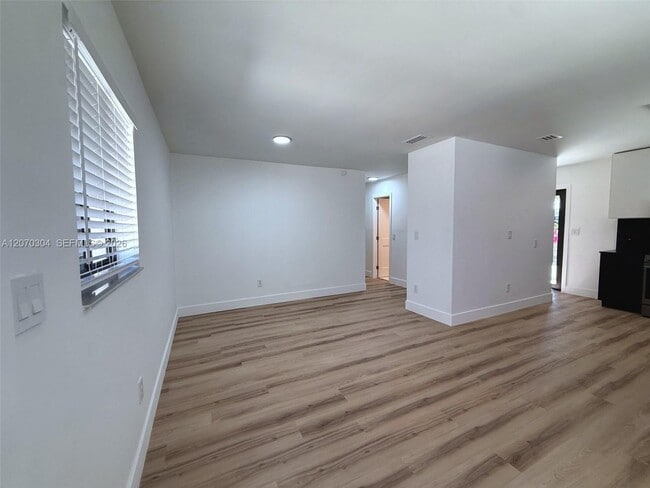 226 Hispanola Rd Unit 226