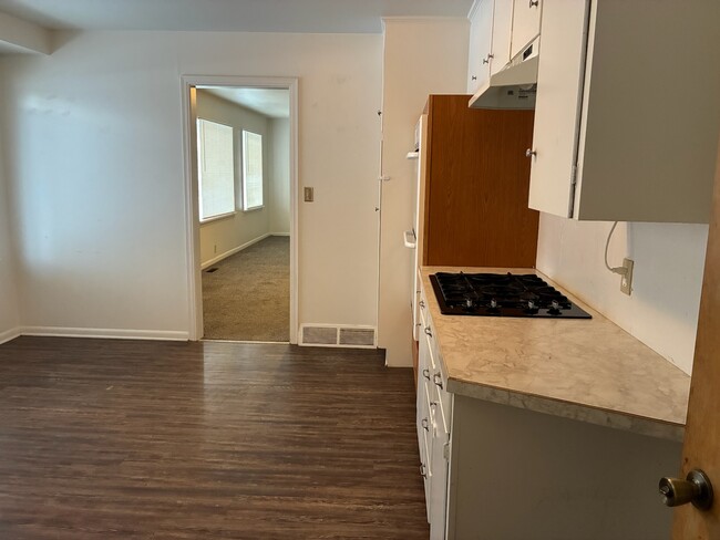 Photo - 343 Martin St