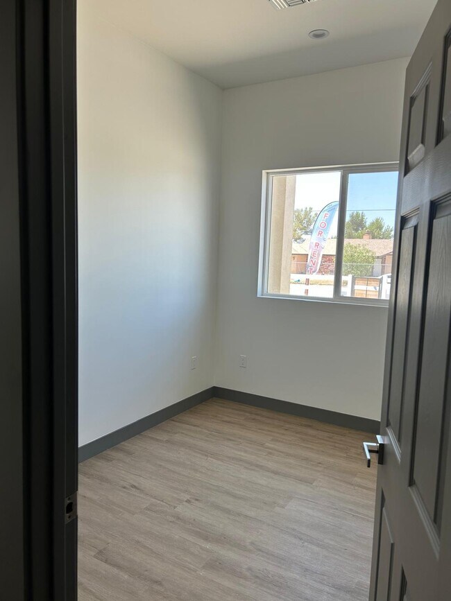9236 E Ave T Unit 9236