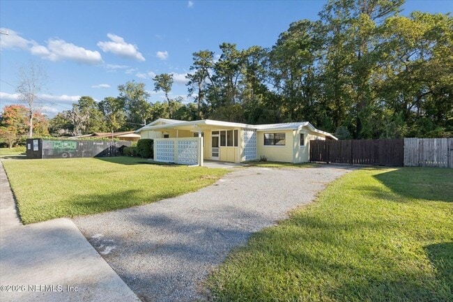 Photo - 863 Westgate Dr