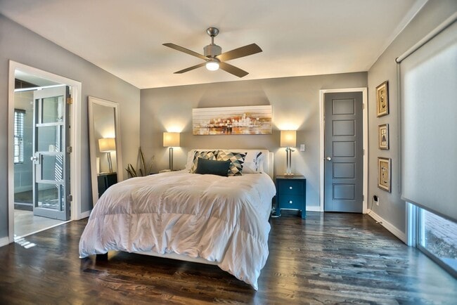 Photo - Gorgeous Single Family Home Located In Midtown. Huge Fenced in Backyard!