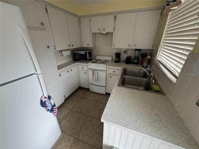 Photo - 40 W Cowles St