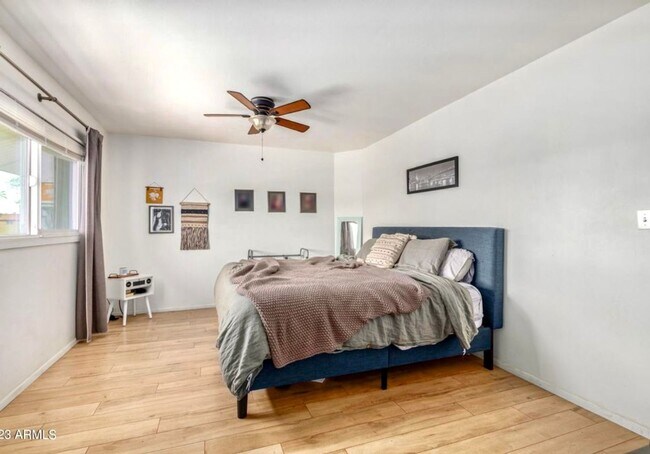 Photo - 1667 W Hazelwood St