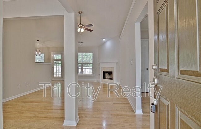 Photo - 341 Hunterian Pl