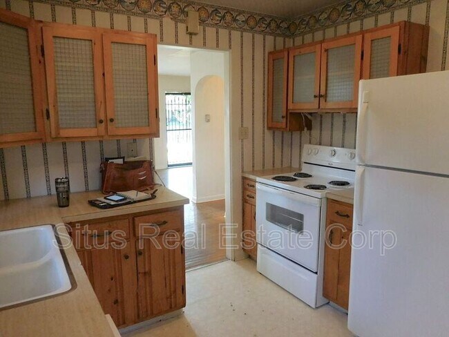 Photo - 1875 S Clayton St