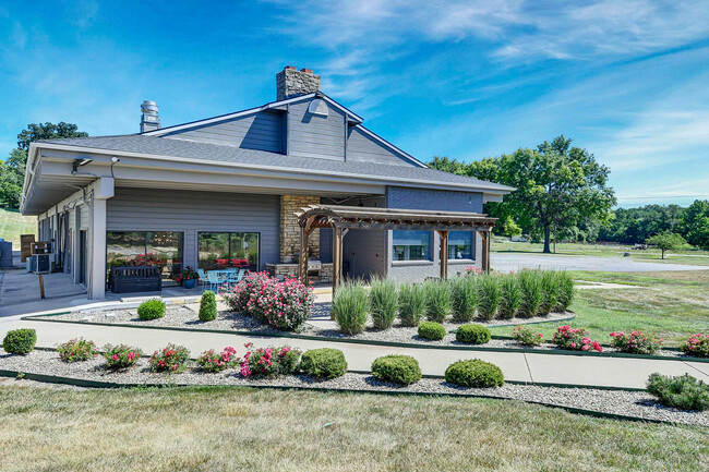 Fairway Hills Apartments - Fairway Hills Apartments