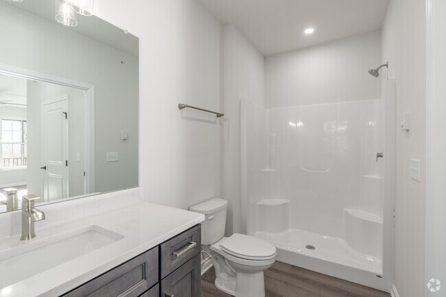 2BR, 2BA - 1200SF - Bath