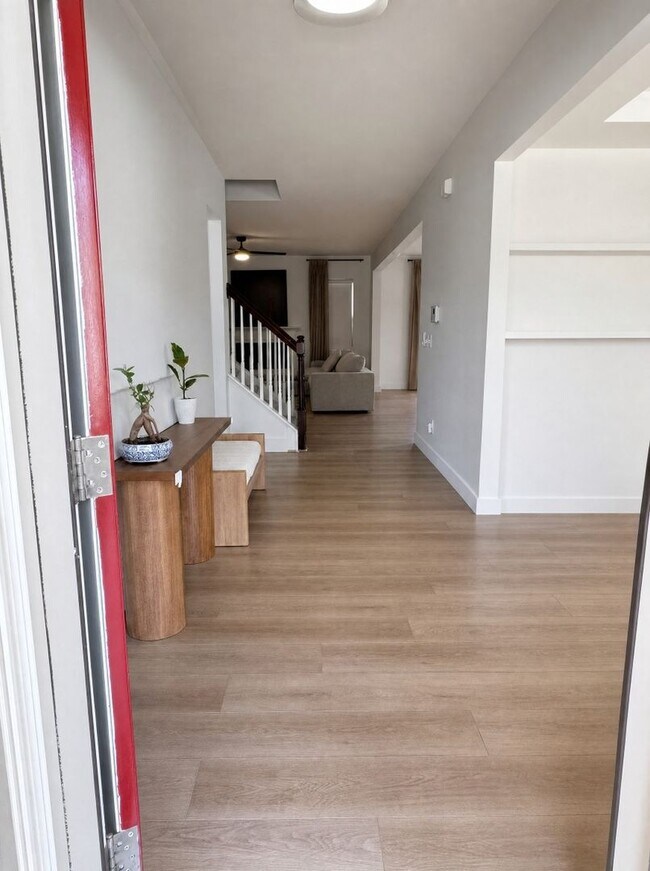 1402 Lena Ln