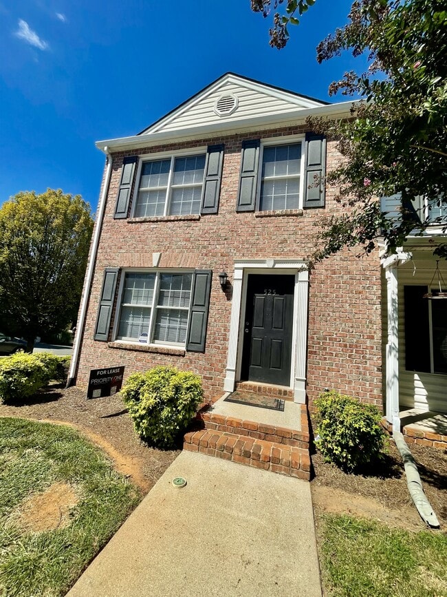 Building Photo - 525 Northwynd Cir