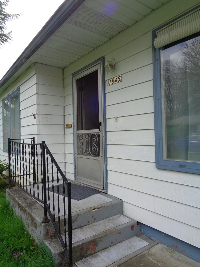 Photo - 1945 23rd St NE