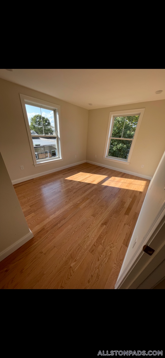 66 Ashford St Unit 2