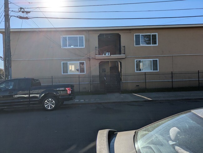 Building Photo - Lockwood Unit 4 Rental