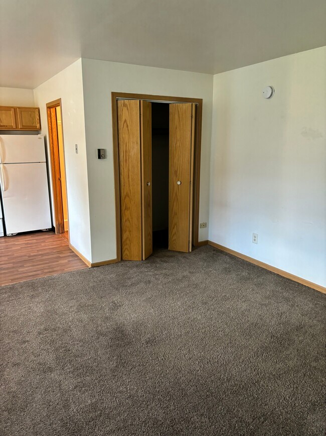 Living room - 1401 Harlyn Ave