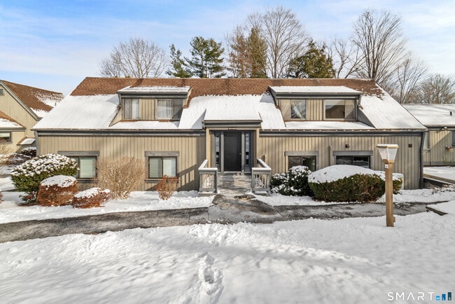 Building Photo - 304 Heritage Vlg Unit B