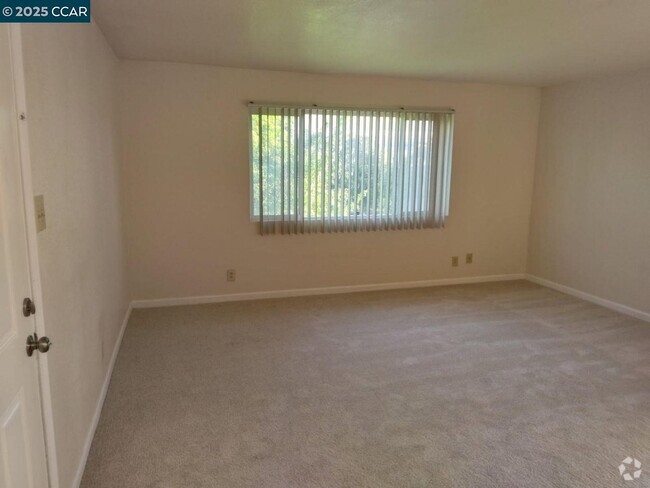 Building Photo - 2131 Stanton Ave Rental