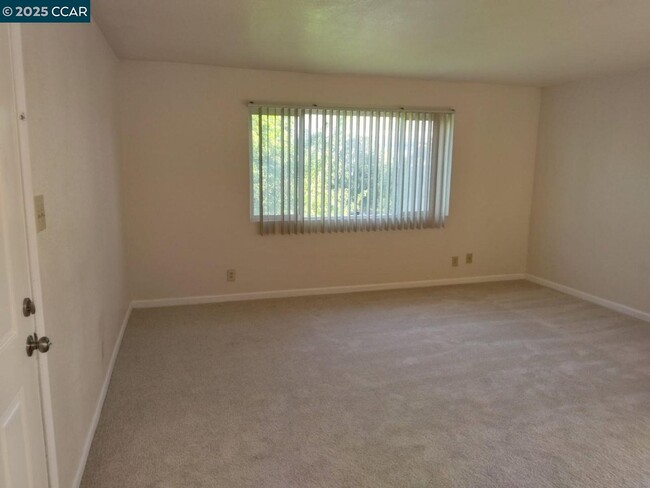 Building Photo - 2121 Stanton Ave Rental