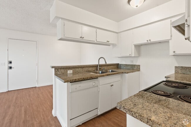 Building Photo - Updated 1BD/1BA Apartment in well maintain... Unit 105