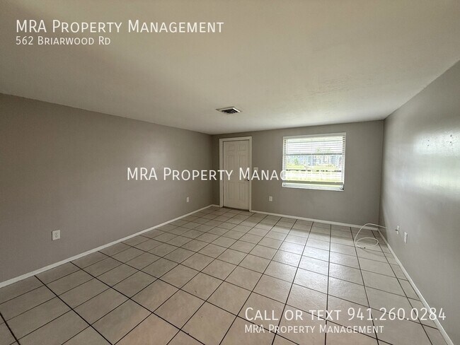 Photo - 562 Briarwood Rd
