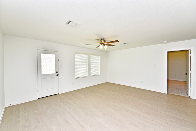 Building Photo - 10218 Prairie Dunes Ln