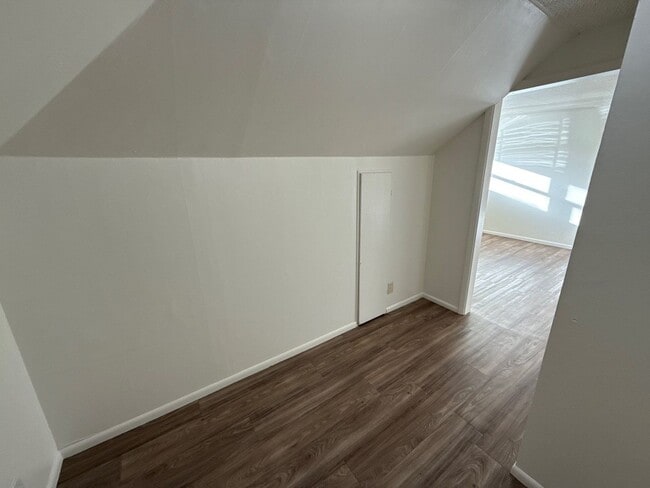 Photo - 635A Thompson Avenue Northeast