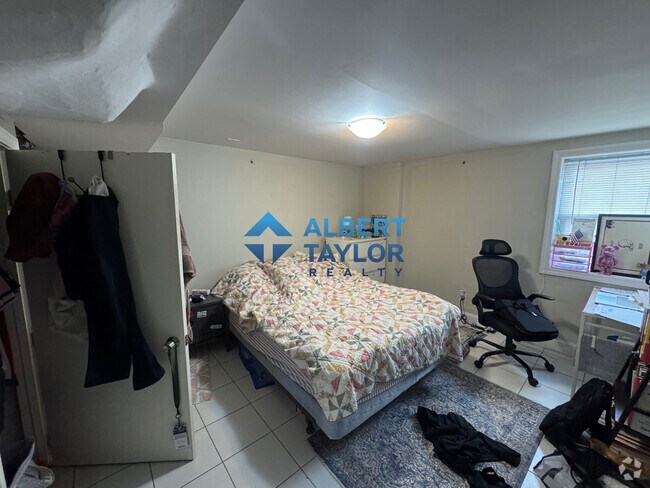 Building Photo - 6 Belmont St Rental