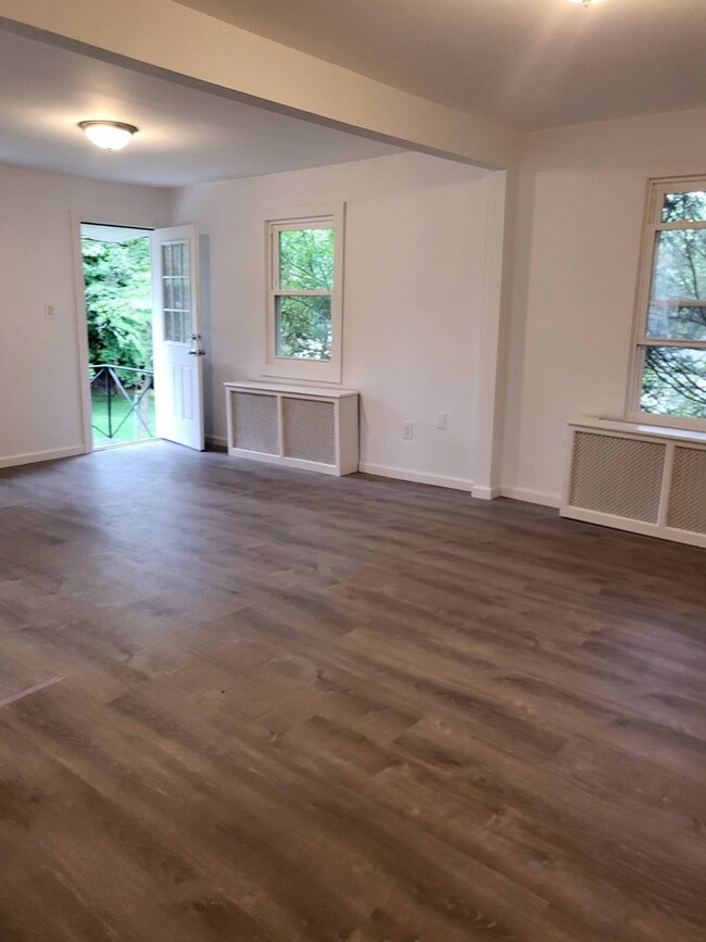 Building Photo - 520 Linden St Rental