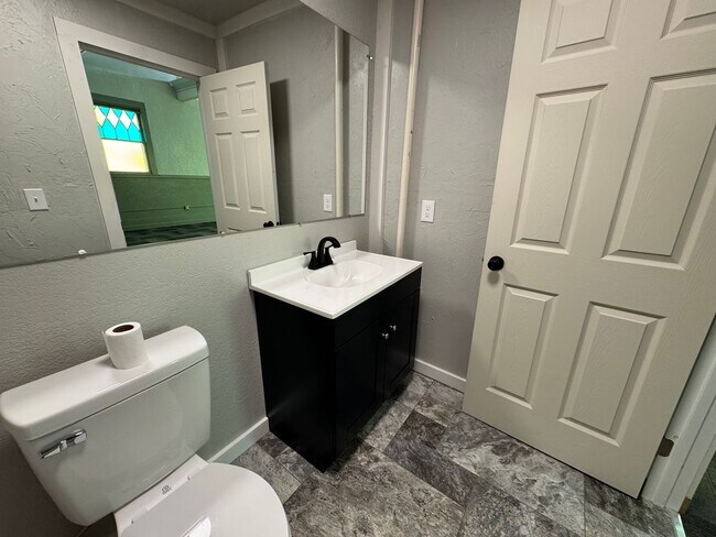 Photo - 2nd &amp; Diamond Unit D