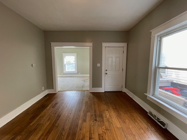 Photo - 330 W 6th St