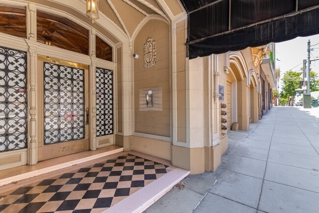 Photo - 1735 Van Ness