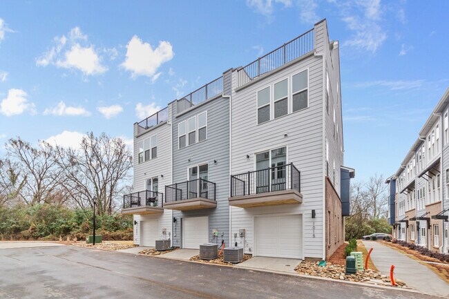 Photo - 1011 Kokomo Ln