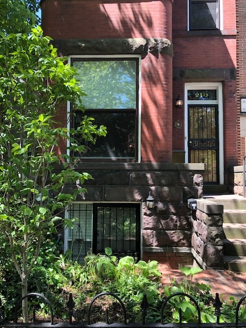 Building Photo - 219 9th St SE Unit APT B