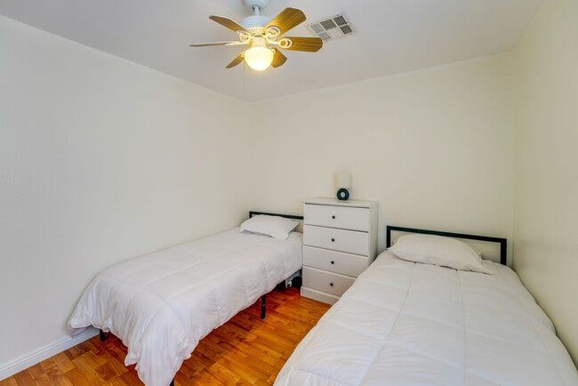 Photo - 8524 Gracious Pine Ave Unit SI ID1588174P
