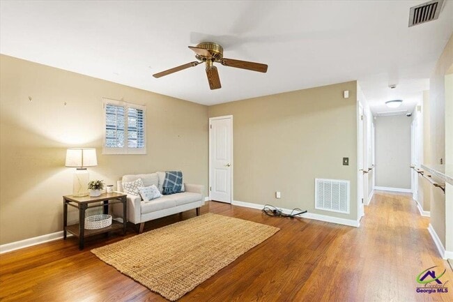 Photo - 201 Marvin Blvd