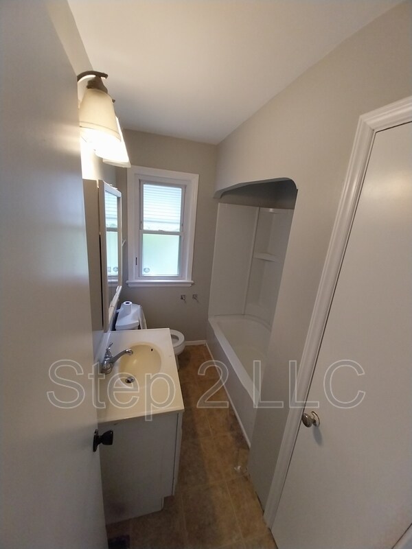 Photo - 5048 Claremont Blvd