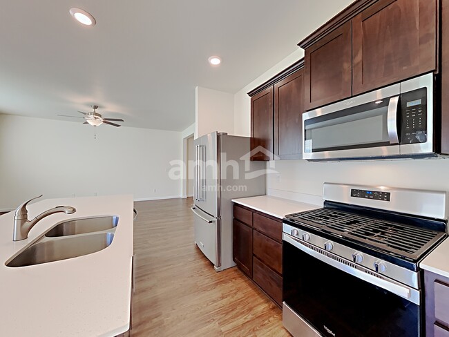 Photo - 2328 NW Matteo Dr