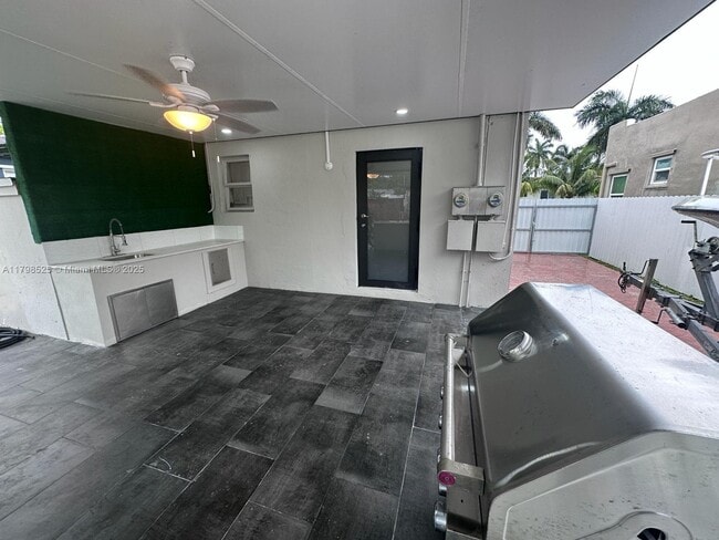 Photo - 209 SW 5th St