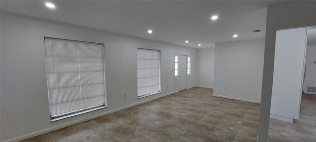 Photo - 2190 NW 87th Ln