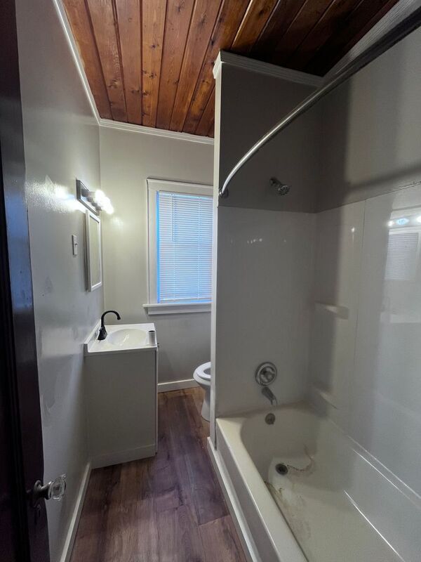 Photo - 16-18-18 Hillendale St Unit 16 Hillendale St