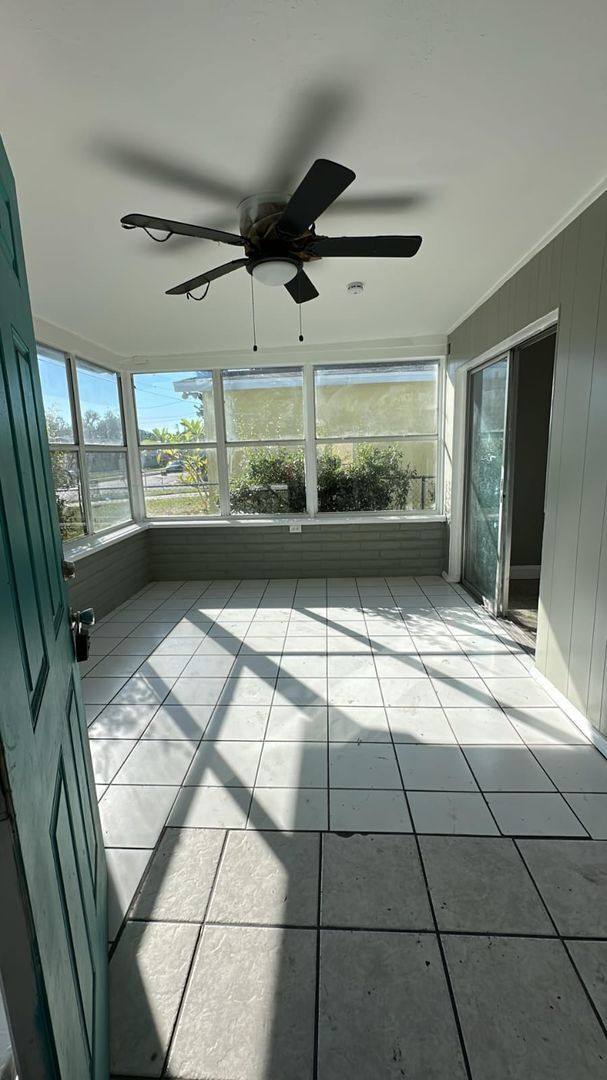 Photo - Move-In Ready 4 bedrooms 2 bathrooms prope...