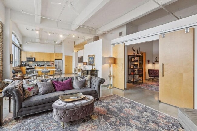 Photo - 700 N Washington Ave